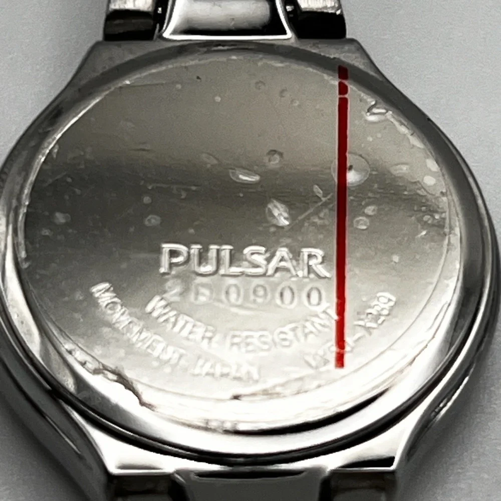 Pulsar by Seiko NIB Small Petite Round Silver Gold Ladies Watch Working